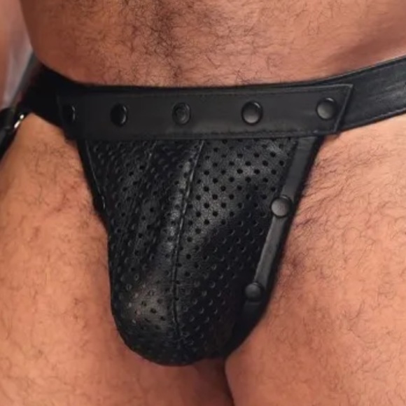 Leather Thong fits 28–32 like new! - Picture 4 of 4
